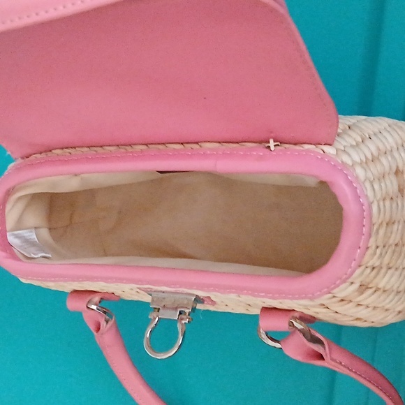 Liz Claiborne  Pink and Straw Purse - Picture 6 of 9